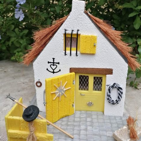 Cabane de gardian bleue