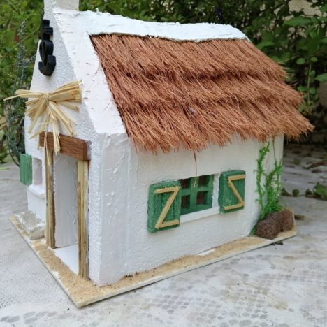 Cabane de gardian jaune